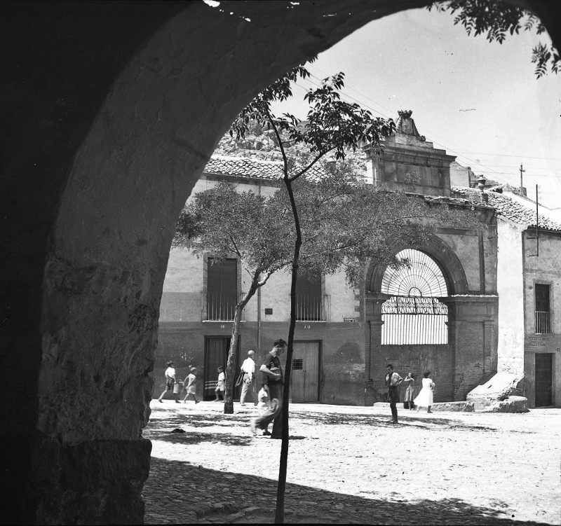 Fuente de la Magdalena - Fuente de la Magdalena. Foto antigua. Archivo IEG