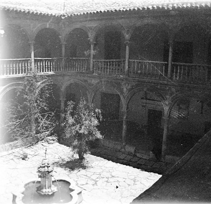 Real Monasterio de Santa Clara - Real Monasterio de Santa Clara. Foto antigua. Archivo del I.E.G.