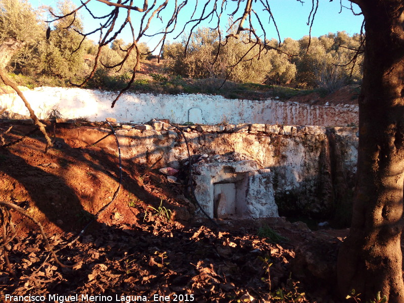 Alberca de Las Alminillas - Alberca de Las Alminillas. Fuente y caseta de desage