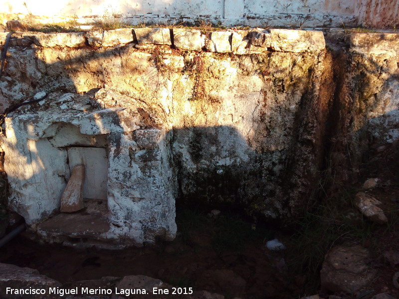 Alberca de Las Alminillas - Alberca de Las Alminillas. Caseta de vaciado y desage