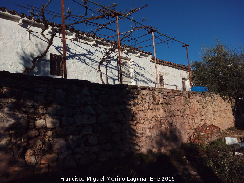 Cortijo de Luisica - Cortijo de Luisica. Muro de nivelacin