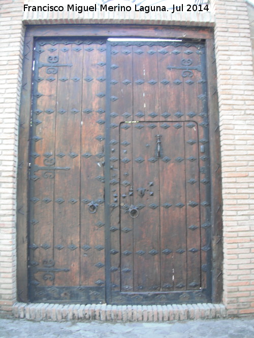 Iglesia de San Bartolom - Iglesia de San Bartolom. Antigua puerta de San Bartolom actualmente en la Casera de los Lendnez