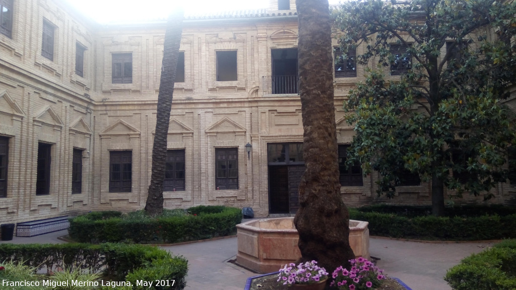 Hospital del Cardenal Salazar - Hospital del Cardenal Salazar. Patio