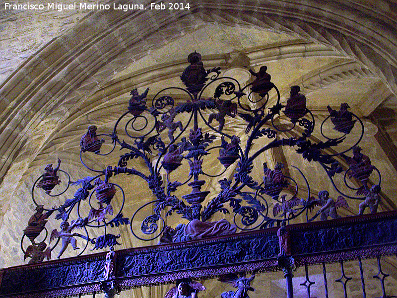 Colegiata de Santa Mara de los Reales Alczares. Capilla de la Yedra - Colegiata de Santa Mara de los Reales Alczares. Capilla de la Yedra. rbol genealgico de la Virgen