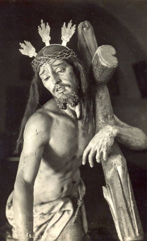 Colegiata de Santa Mara de los Reales Alczares. Capilla del Cristo de la Cada - Colegiata de Santa Mara de los Reales Alczares. Capilla del Cristo de la Cada. Cristo de la Cada foto antigua