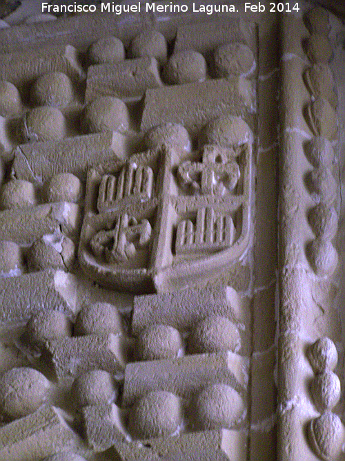 Colegiata de Santa Mara de los Reales Alczares. Capilla de la Virgen de Guadalupe - Colegiata de Santa Mara de los Reales Alczares. Capilla de la Virgen de Guadalupe. Escudo derecho de la Portada de las Bolas