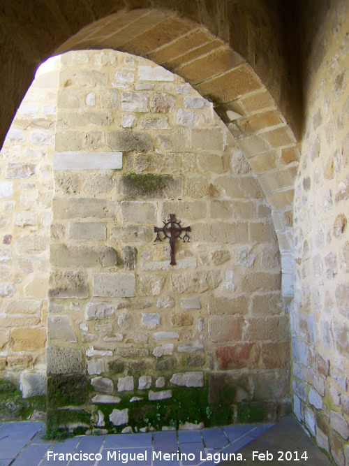 Colegiata de Santa Mara de los Reales Alczares. Patio de la Sacrista - Colegiata de Santa Mara de los Reales Alczares. Patio de la Sacrista. Acceso al patio