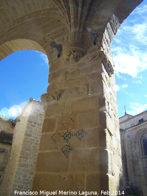 Colegiata de Santa Mara de los Reales Alczares. Claustro - Colegiata de Santa Mara de los Reales Alczares. Claustro. 