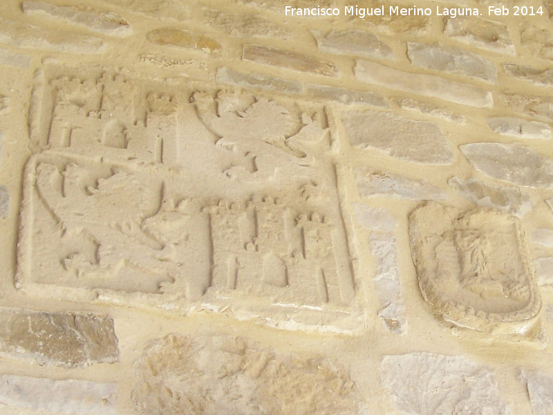 Colegiata de Santa Mara de los Reales Alczares. Claustro - Colegiata de Santa Mara de los Reales Alczares. Claustro. Escudos