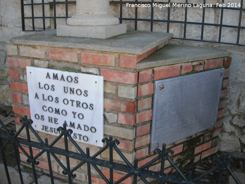 Cruz de la Iglesia - Cruz de la Iglesia. Placas