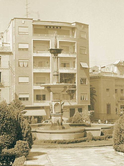 Fuente de la Glorieta de Blas Infante - Fuente de la Glorieta de Blas Infante. Foto antigua