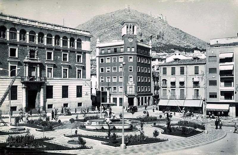 Fuente de la Glorieta de Blas Infante - Fuente de la Glorieta de Blas Infante. Foto antigua