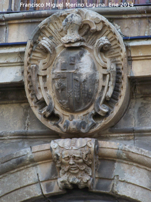 Convento de Santo Domingo - Convento de Santo Domingo. Escudo de los que fueron sus benefactores, Don Juan Cerezo y su esposa