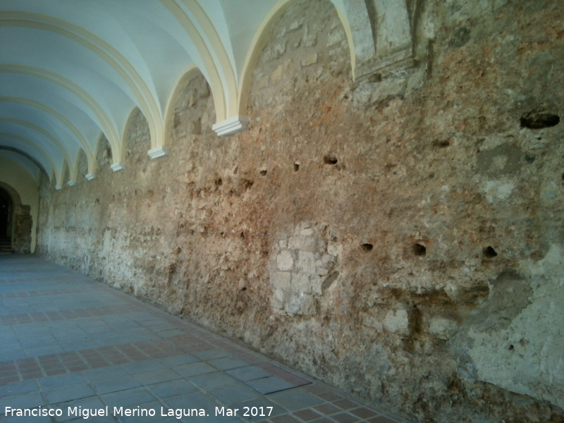 Convento de Santo Domingo - Convento de Santo Domingo. Muro de tapial, posiblemente resto del antiguo palacio musulmn