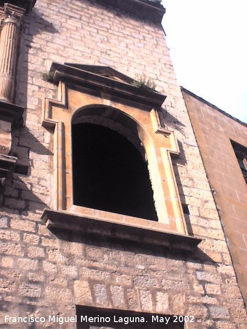 Convento de Santo Domingo - Convento de Santo Domingo. Ventana derecha de la fachada