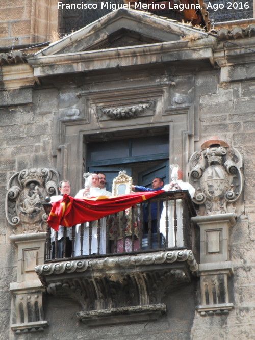 Santo Rostro - Santo Rostro. Obstensin del Santo Rostro en el Balcn de la Fachada Gtica