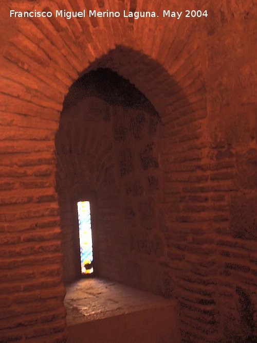 Muralla de Jan. Torren del Conde de Torralba - Muralla de Jan. Torren del Conde de Torralba. Saetera izquierda de donde parten las escaleras a la azotea