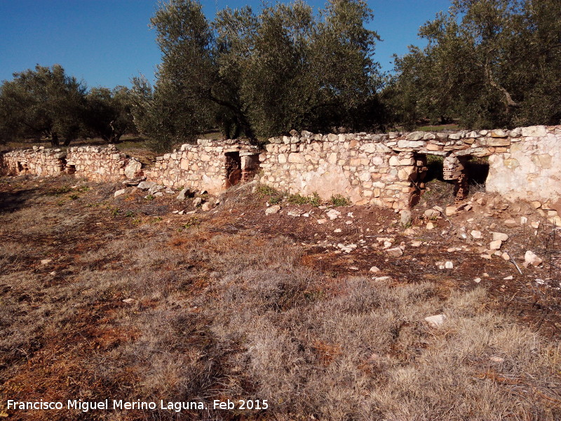 Fuente de los Pesillos - Fuente de los Pesillos. Antiguo muro de contencin