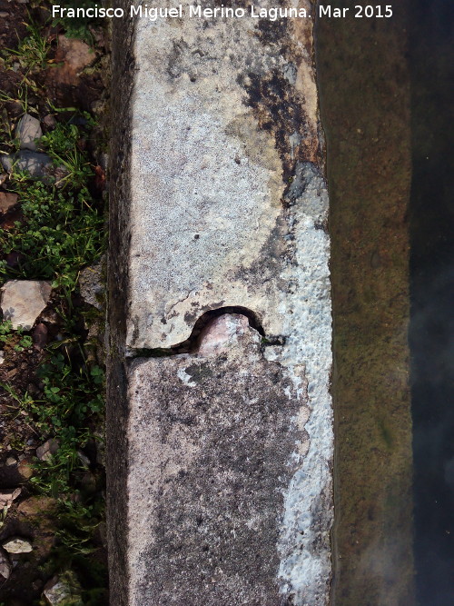 Pilar de la Zarzuela - Pilar de la Zarzuela. Detalle del encaje de las piedras del pilar