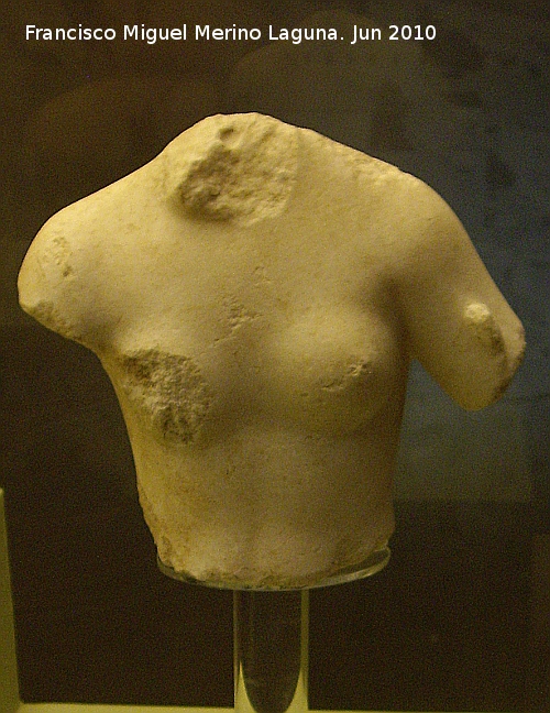 Villa romana del Cortijo de los Robles - Villa romana del Cortijo de los Robles. Torso de Venus en mrmol. Siglo II d.C. Museo Provincial de Jan