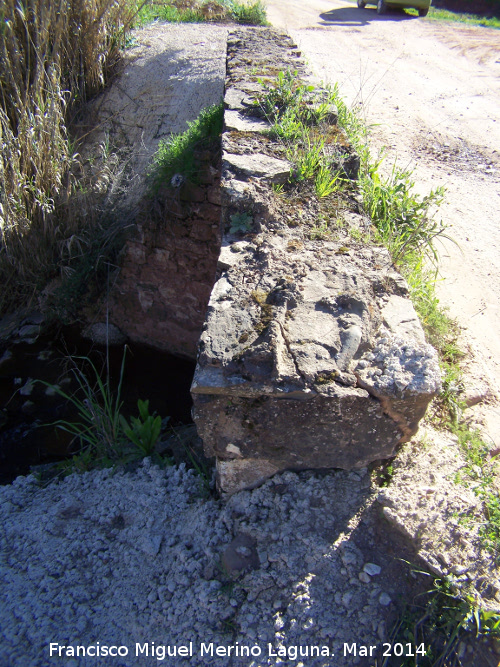 Puente del Arroyo de las Navas - Puente del Arroyo de las Navas. Parapeto