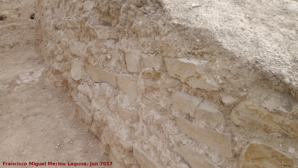 Plaza de Armas del Cerro de La Muela - Plaza de Armas del Cerro de La Muela. Muro lateral del torren