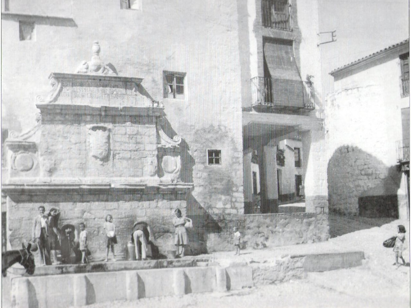 Muralla de Jan. Puerta del Sol - Muralla de Jan. Puerta del Sol. A la derecha se observa el torren circular de la Puerta del Sol