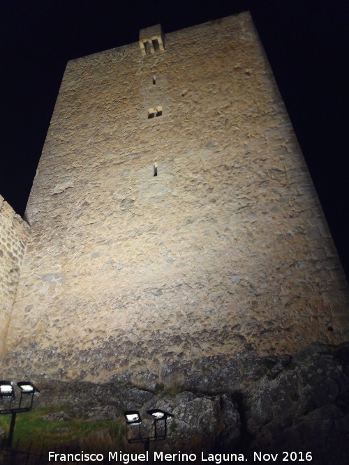 Castillo Nuevo de Santa Catalina. Torre del Homenaje - Castillo Nuevo de Santa Catalina. Torre del Homenaje. De noche
