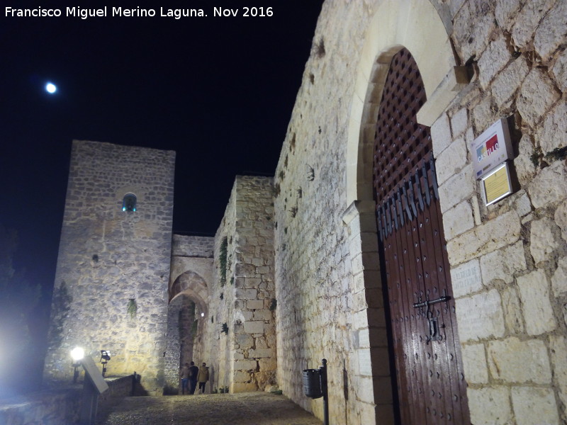 Castillo Nuevo de Santa Catalina. Puerta de Acceso - Castillo Nuevo de Santa Catalina. Puerta de Acceso. Con la Super Luna