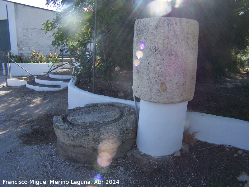 Cortijo de la Torre de la Condesa - Cortijo de la Torre de la Condesa. Piedras de molino