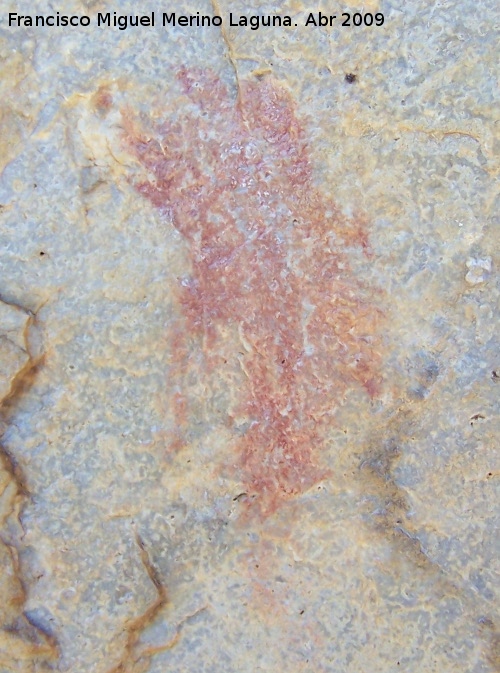 Pinturas rupestres del Abrigo del Almendro - Pinturas rupestres del Abrigo del Almendro. Antropomorfo a modo de mancha con su cabeza, cuerpo y extremidades superiores