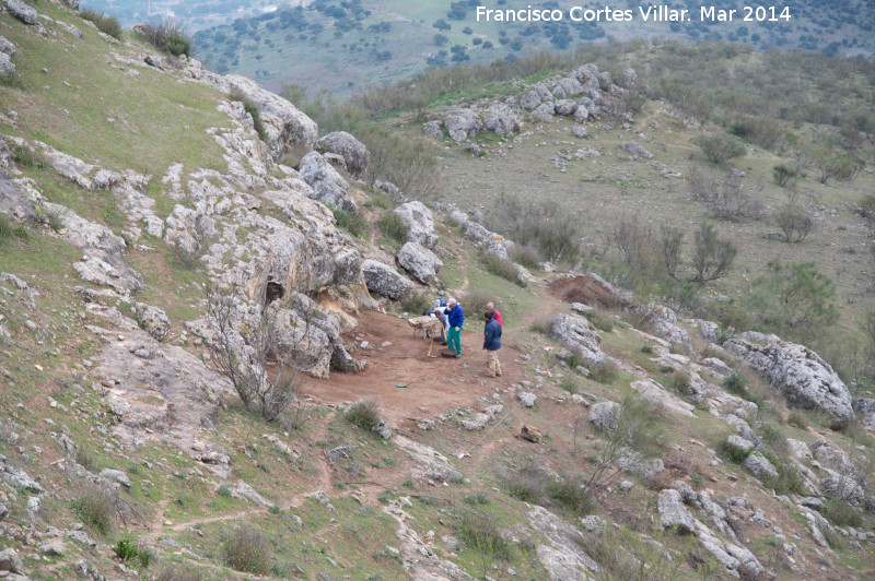 Oppidum de Giribaile. Cueva Santuario - Oppidum de Giribaile. Cueva Santuario. Al comienzo de su excavacin