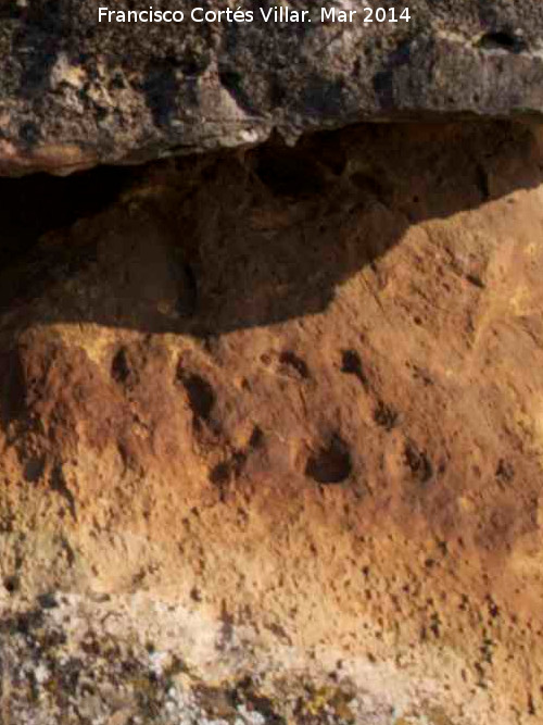 Oppidum de Giribaile. Cueva Santuario - Oppidum de Giribaile. Cueva Santuario. Cazoletas