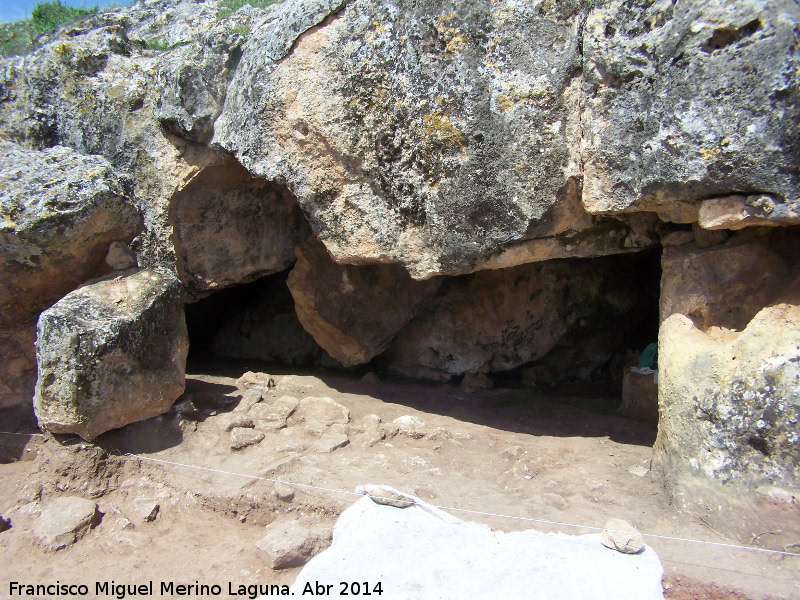 Oppidum de Giribaile. Cueva Santuario - Oppidum de Giribaile. Cueva Santuario. 