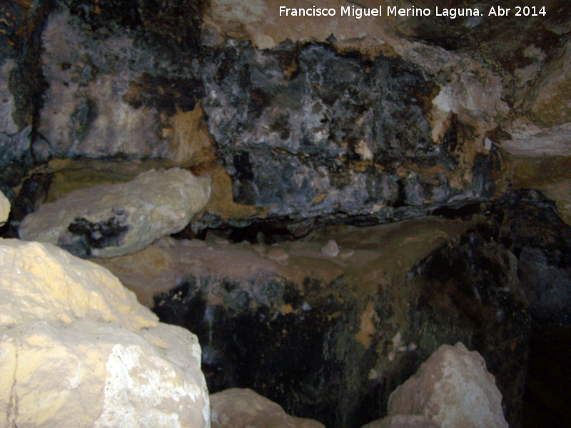 Oppidum de Giribaile. Cueva Santuario - Oppidum de Giribaile. Cueva Santuario. Interior
