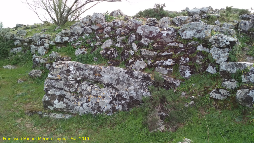 Oppidum de Giribaile. Muralla Norte - Oppidum de Giribaile. Muralla Norte. 