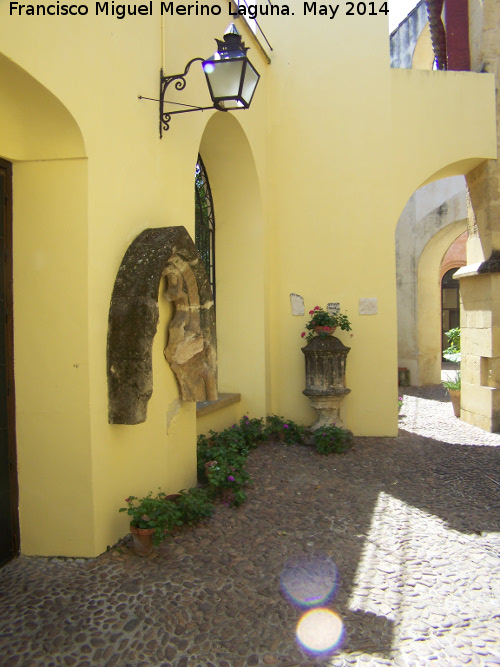 Plaza de los Aguayos - Plaza de los Aguayos. Arco lobulado