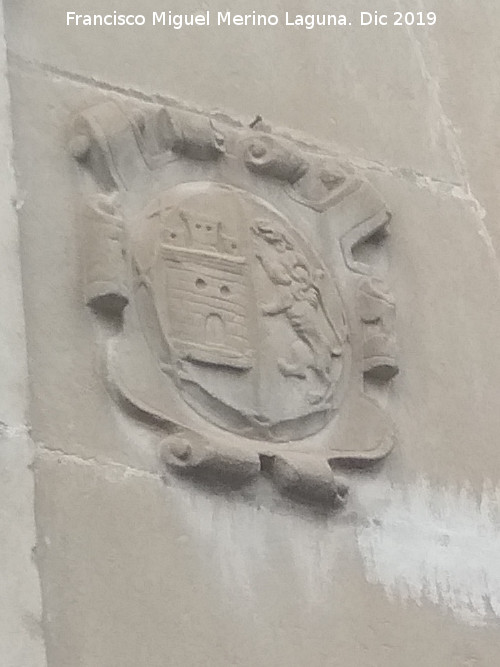 Casa de la Calle Gracia n 45 - Casa de la Calle Gracia n 45. Escudo izquierdo