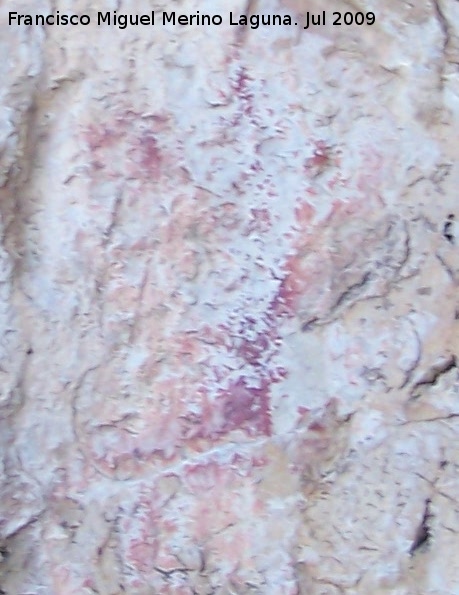 Pinturas y petroglifos rupestres de la Llana II - Pinturas y petroglifos rupestres de la Llana II. Antropomorfo en forma de Y del abrigo