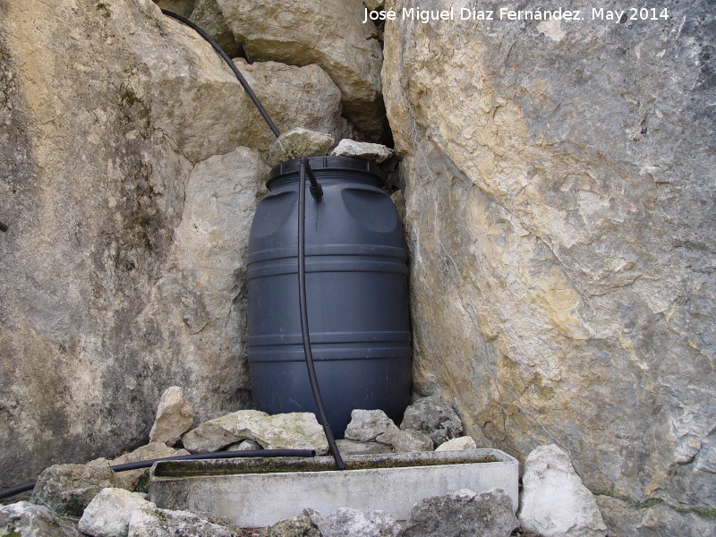 Cueva del Yedrn - Cueva del Yedrn. Bidn aljibe