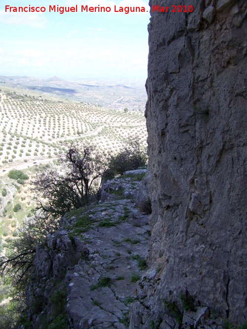 Poyo de la Mina - Poyo de la Mina. Pasillo de entrada