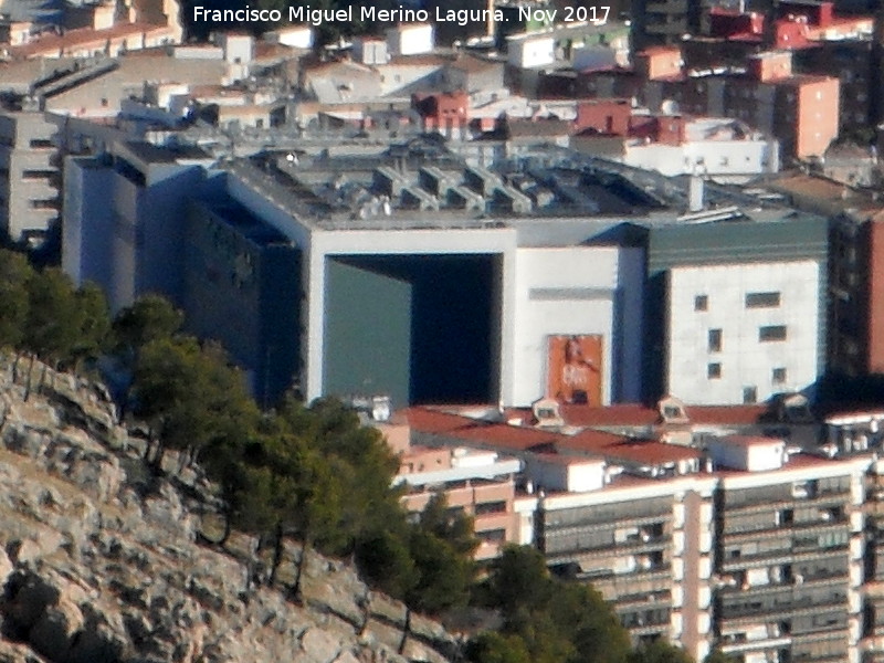 Edificio del Corte Ingls - Edificio del Corte Ingls. Desde La Pea