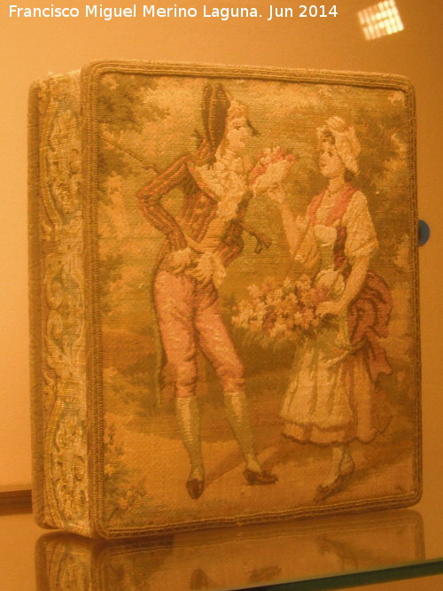 Caja de Bombones - Caja de Bombones. Museo de Artes y Costumbres Populares de Jan