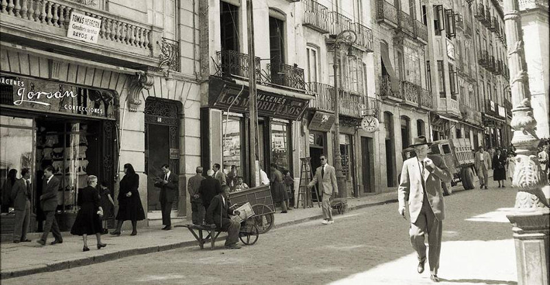 Edificio de la Calle Bernab Soriano n 16 - Edificio de la Calle Bernab Soriano n 16. Foto antigua