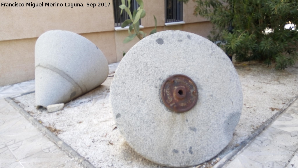 Hermanitas de los Pobres - Hermanitas de los Pobres. Piedras de molino