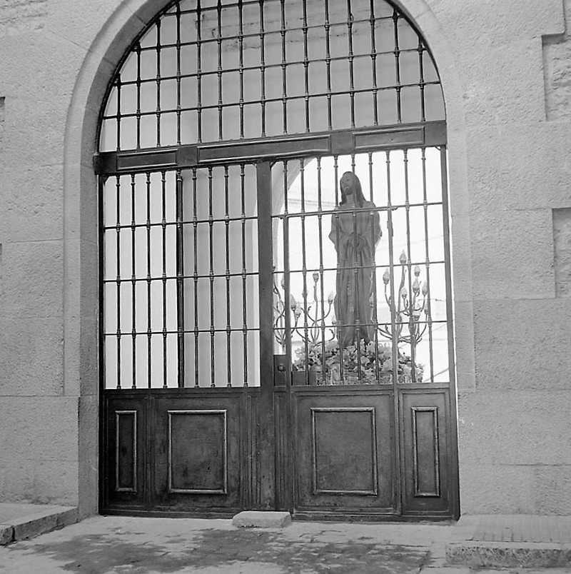 Hermanitas de los Pobres - Hermanitas de los Pobres. Foto antigua. Puerta de acceso