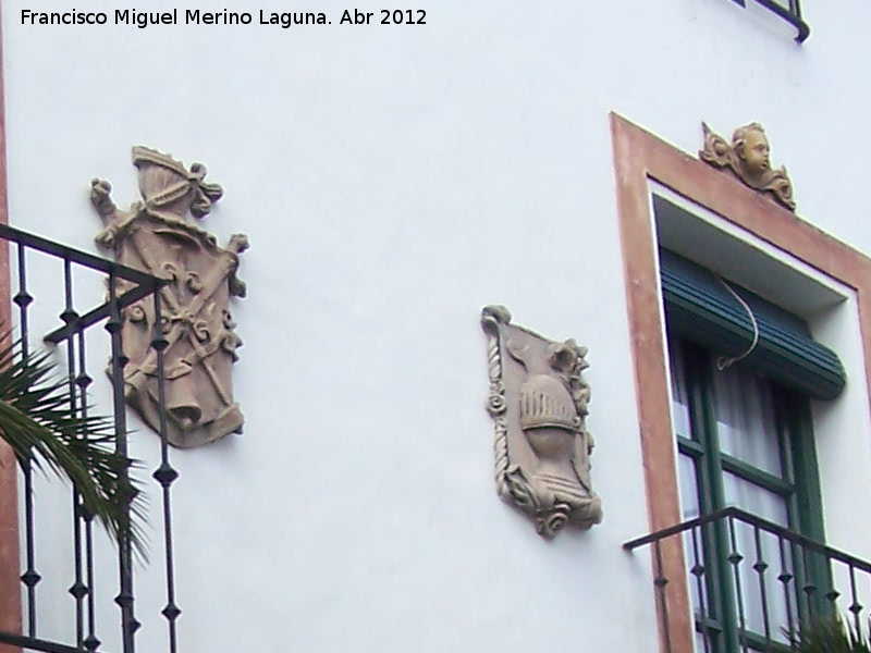 Casa de la Calle Esparteros n 8 - Casa de la Calle Esparteros n 8. Escudos