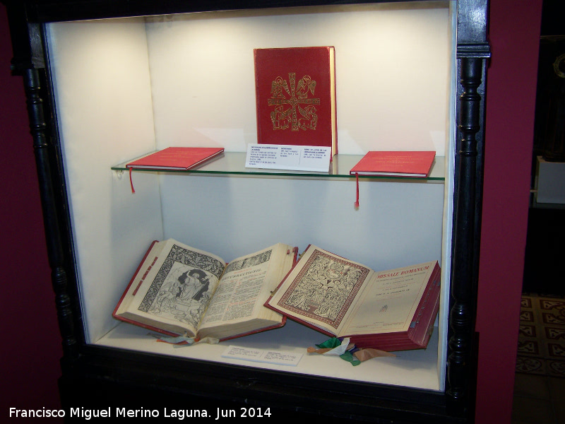 Museo del Hospital de los Marqueses de Linares - Museo del Hospital de los Marqueses de Linares. Libros litrgicos