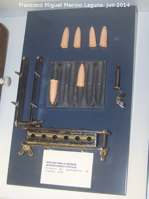 Museo del Hospital de los Marqueses de Linares - Museo del Hospital de los Marqueses de Linares. Mquina para hacer supositorios