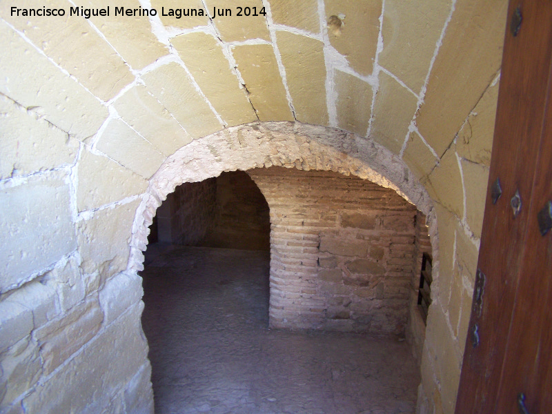 Castillo de Sabiote. Bodegas - Castillo de Sabiote. Bodegas. Entrada